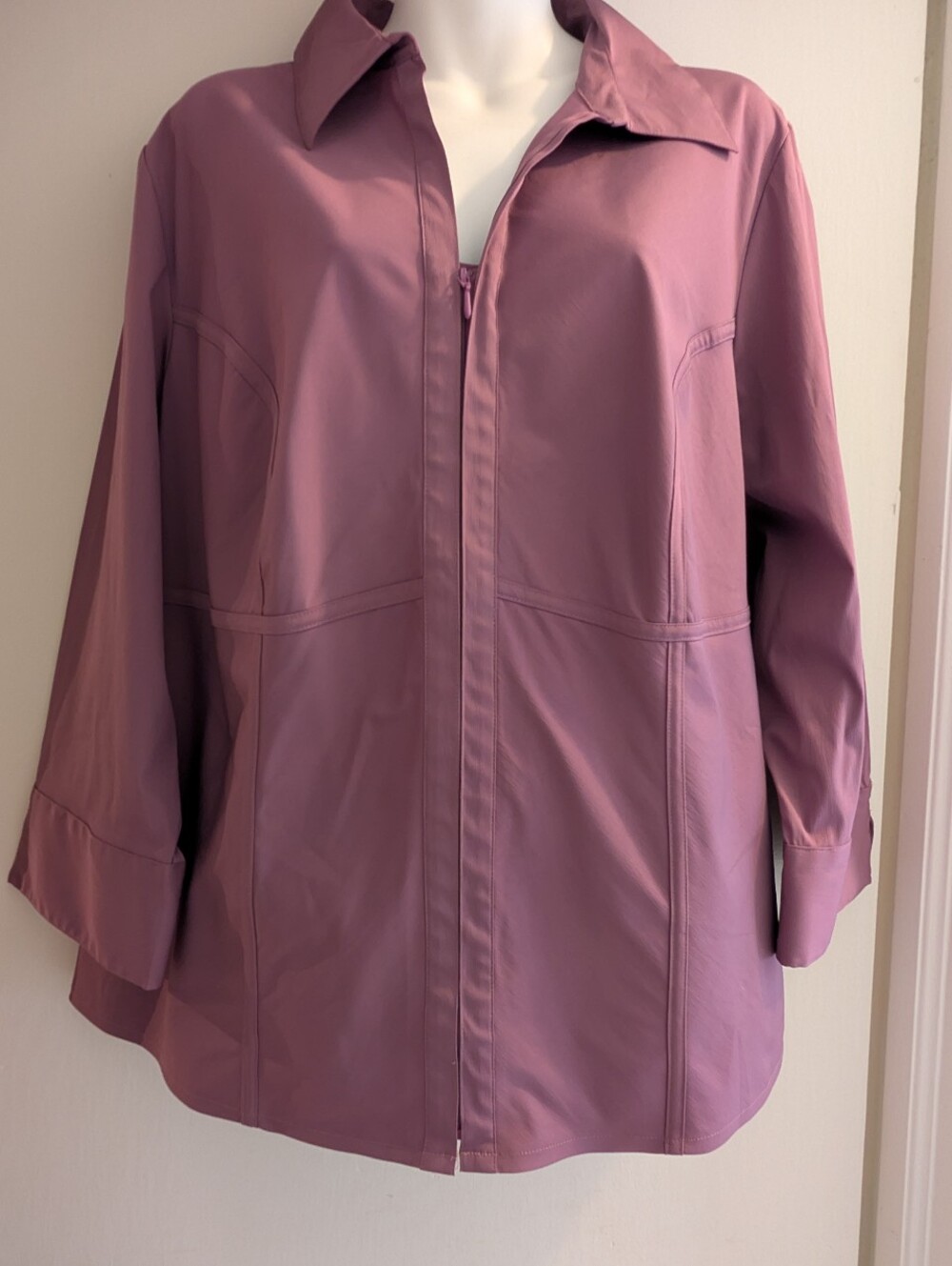 Penningtons Women's Light Mauve Zip-Front Jacket. Size 18